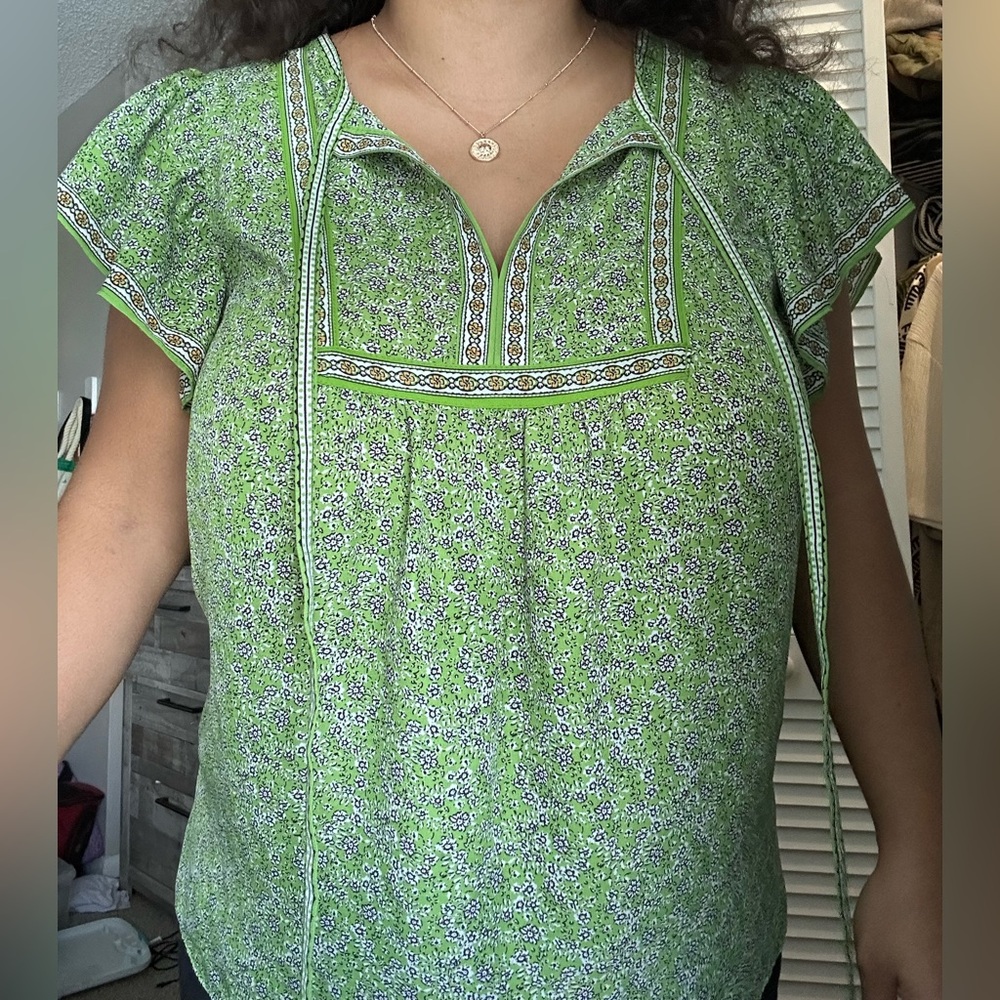 Max Studio Green Flutter Sleeve Tie Front Blouse